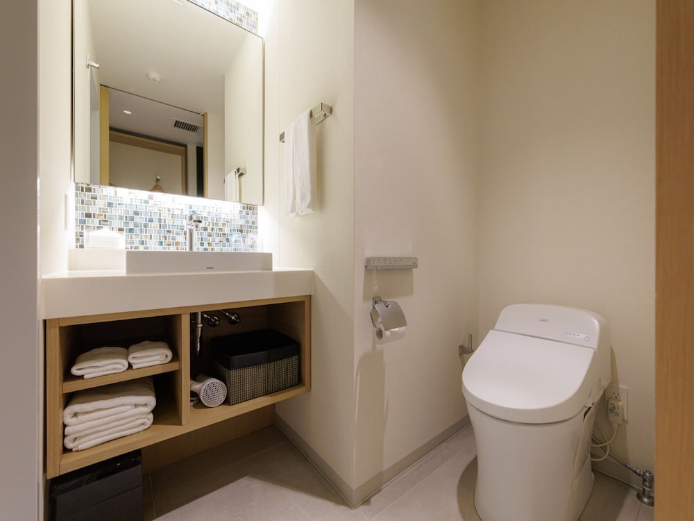 デラックスキング 禁煙 バスルーム0 | JR九州ホテル ブラッサム那覇