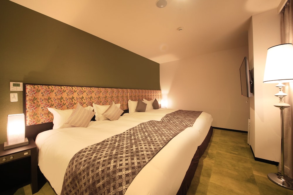 スーペリア ファミリールーム (クイーンベッド2台) 禁煙 大人5名様よりエクストラベッドをご用意 | センチュリオンホテル & スパ上野駅前