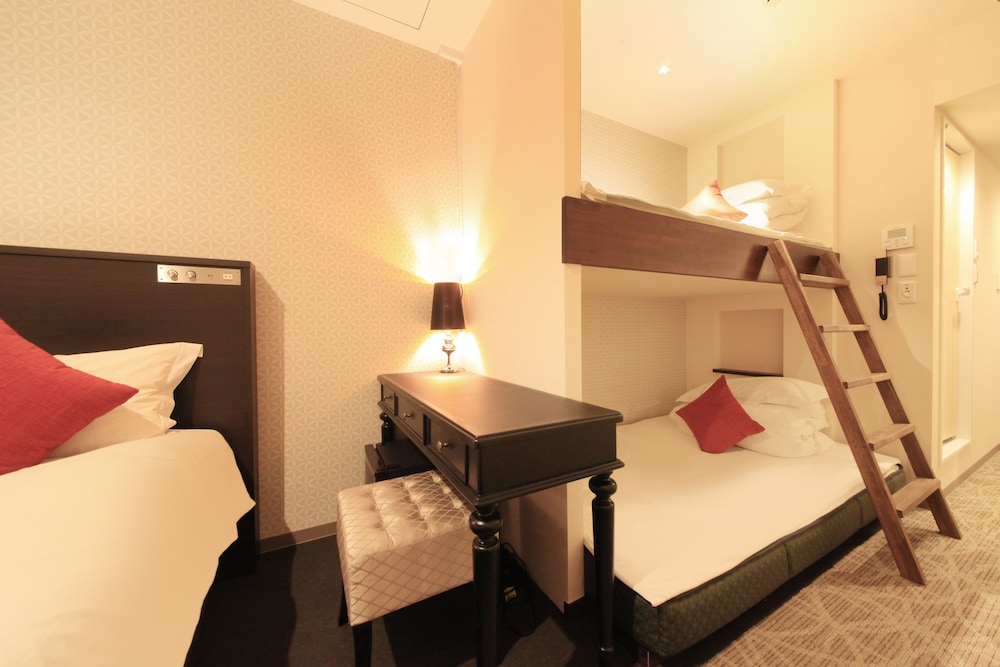 プレミアム クイーンルーム (クイーンベッド1台) 禁煙 大人3名様よりエクストラベッドをご用意 客室3 | センチュリオンホテル & スパ上野駅前