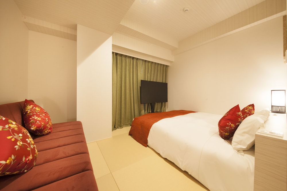 訳あり、騒音あり、和洋室 クイーンルーム (クイーンベッド1台) 禁煙 - 別館 大人3名様よりエクストラベッドをご用意 客室3 | センチュリオンホテル & スパ上野駅前