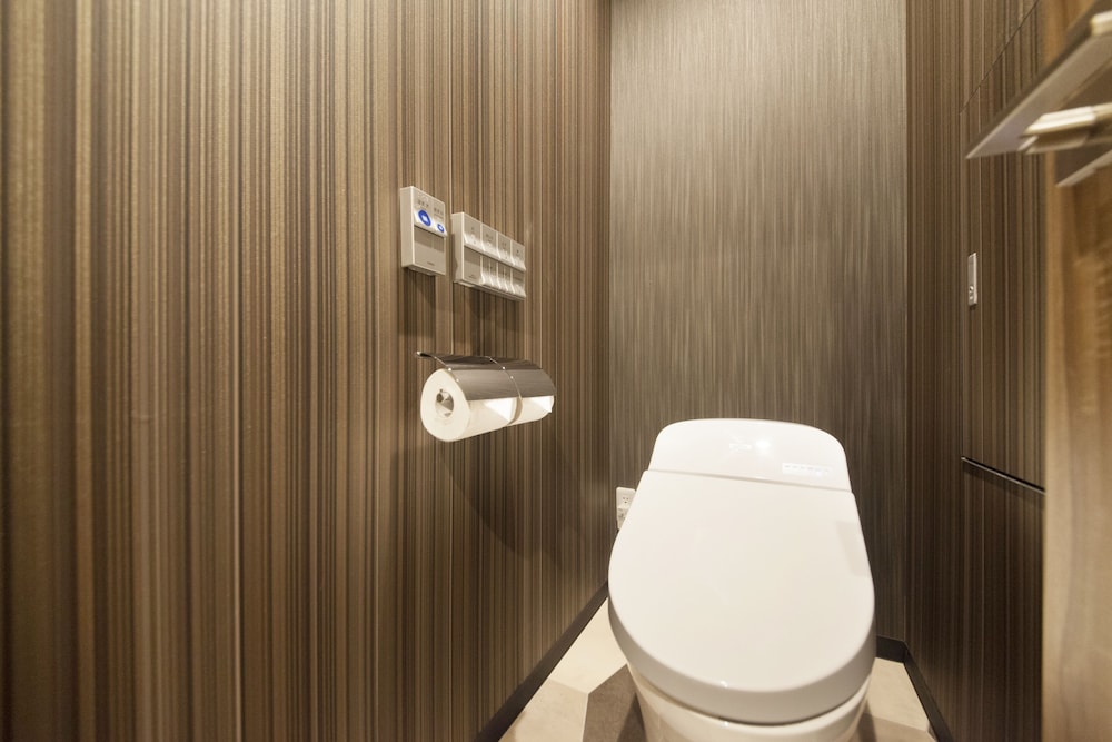 プレミアムファミリールーム　禁煙(ダブルベッド2台) <大人5名様よりエクストラベッドをご用意> バスルーム0 | センチュリオンホテル & スパ上野駅前