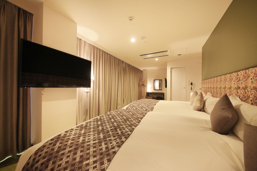 スーペリア ファミリールーム (クイーンベッド2台) 禁煙 大人5名様よりエクストラベッドをご用意 客室3 | センチュリオンホテル & スパ上野駅前