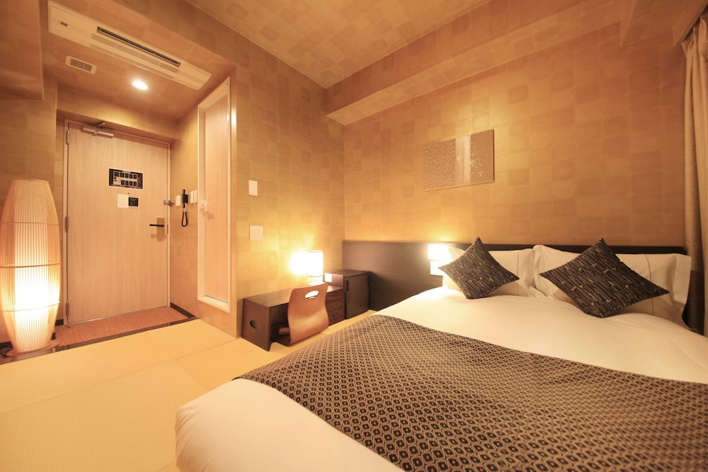 訳あり、騒音あり、和洋室 セミダブルルーム (ダブルベッド1台) 禁煙 - 別館 客室3 | センチュリオンホテル & スパ上野駅前