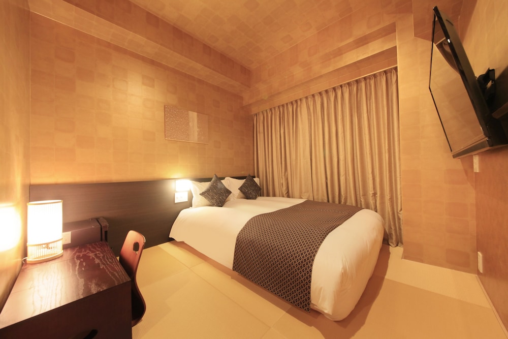 訳あり、騒音あり、和洋室 セミダブルルーム (ダブルベッド1台) 禁煙 - 別館 | センチュリオンホテル & スパ上野駅前