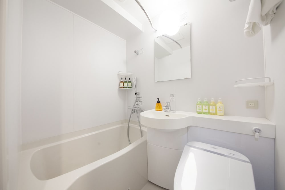 訳あり、騒音あり、和洋室 セミダブルルーム (ダブルベッド1台) 禁煙 - 別館 バスルーム0 | センチュリオンホテル & スパ上野駅前