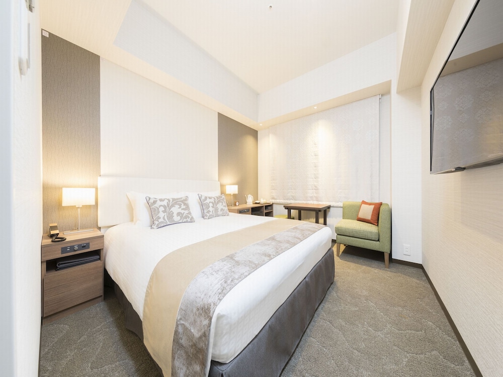 [本館／禁煙]スタンダードダブル＜18平米＞2名利用 | 東急ステイ京都三条烏丸