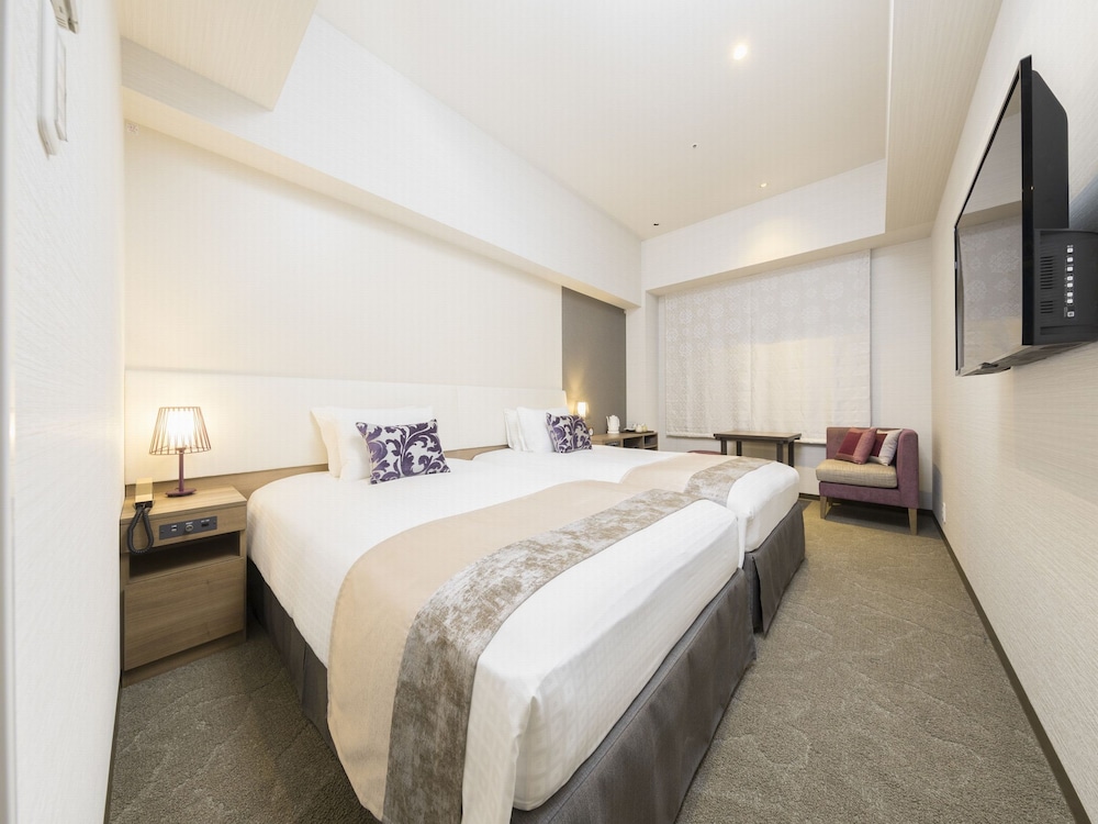 [本館／禁煙]スタンダードツイン＜23平米＞2名利用 | 東急ステイ京都三条烏丸