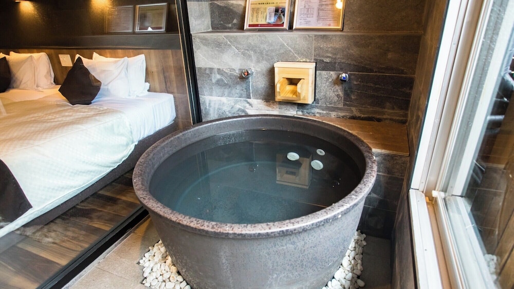 [洋モダンデラックス洋室] 露天風呂付き 喫煙 バスルーム0 | リブマックスリゾート箱根芦ノ湖