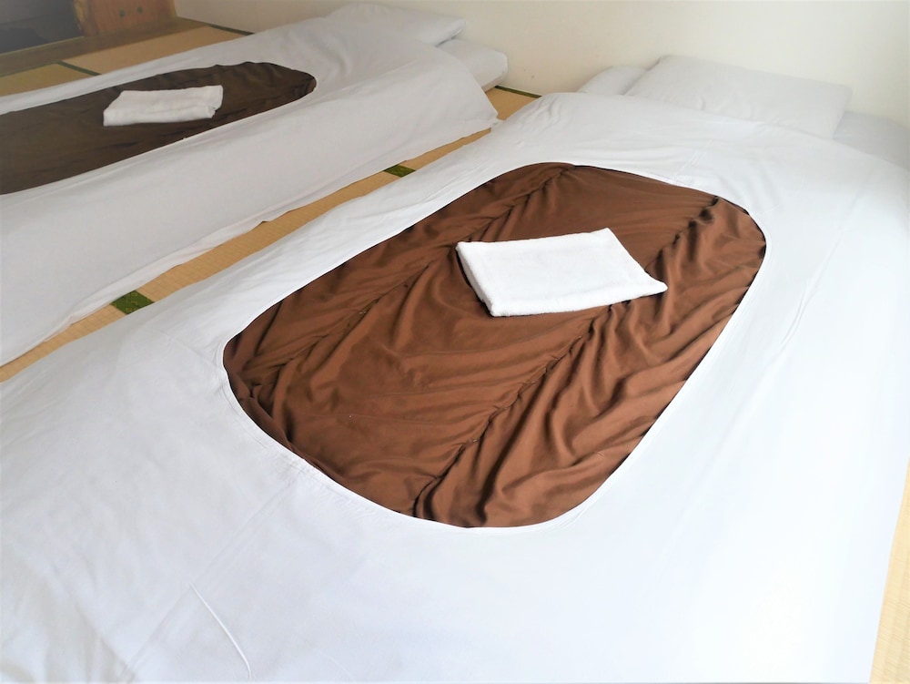 和室 4名利用 共有バスルーム 客室2 | サクラホテル日暮里