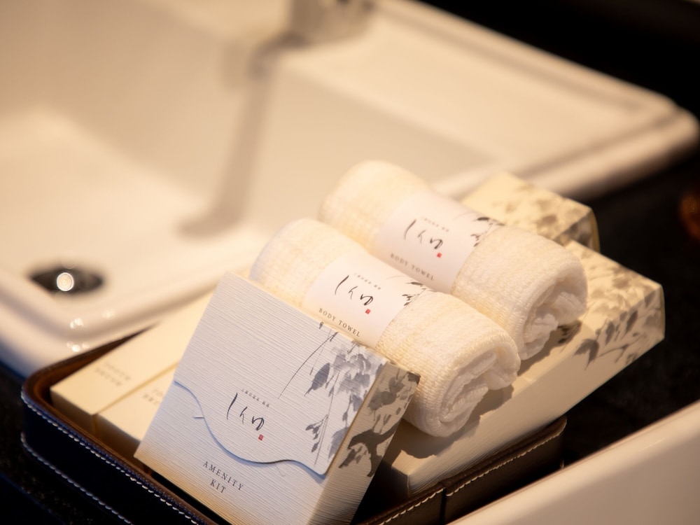 ユニバ スイート 6階 禁煙 客室の設備とサービス4 | 上諏訪温泉 しんゆ