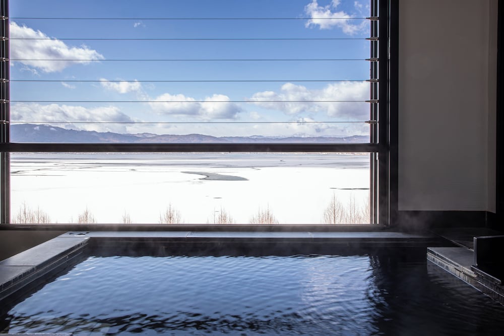 ユニバ スイート 6階 禁煙 バスルーム1 | 上諏訪温泉 しんゆ