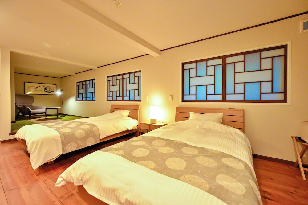 別邸 『藤黄』6名 客室11 | 湯富里の宿 一壷天