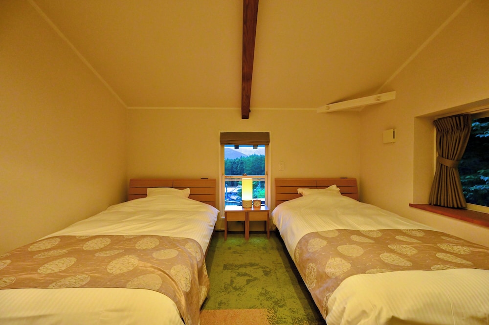 別邸 『藤黄』6名 客室7 | 湯富里の宿 一壷天