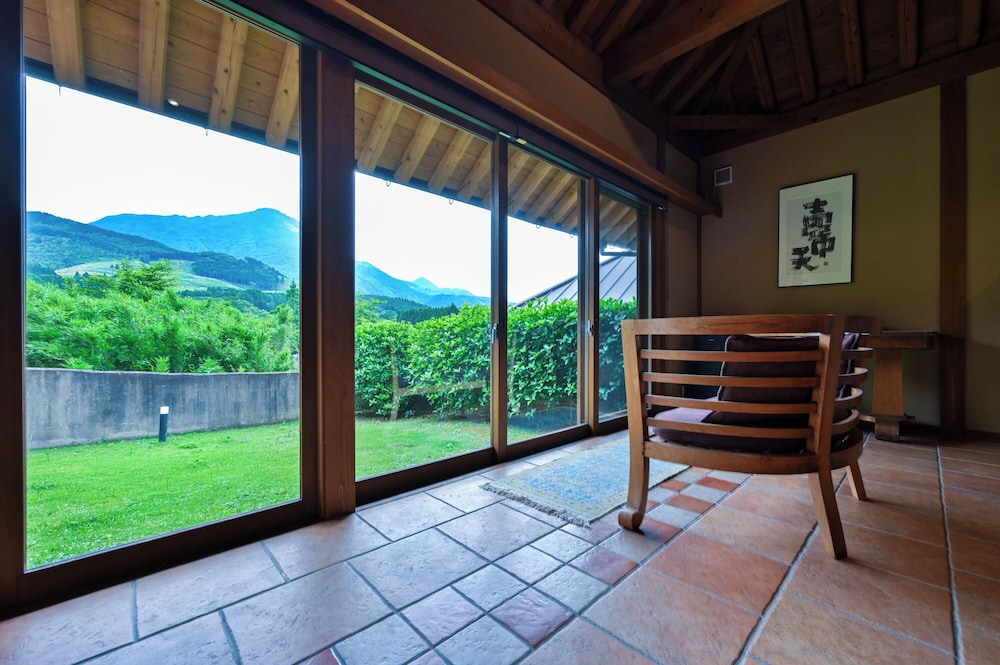 和洋室　バリアフリー　由布岳ビュー　『石竹』 客室1 | 湯富里の宿 一壷天