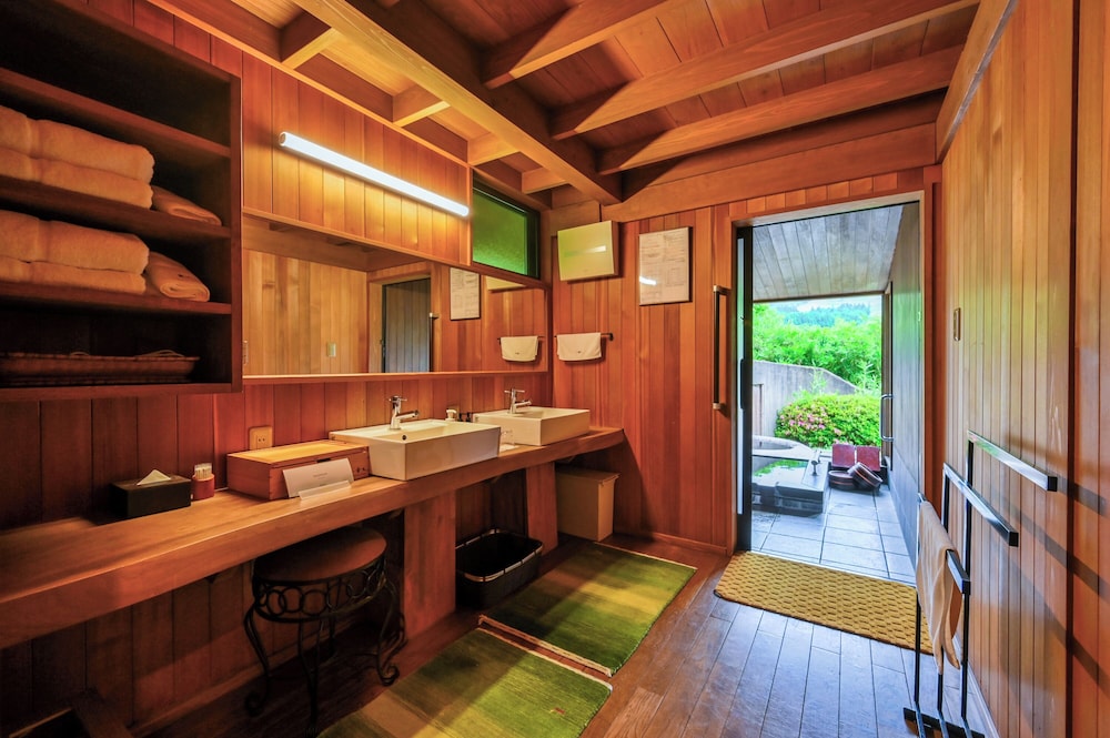 和洋室　バリアフリー　由布岳ビュー　『石竹』 バスルーム1 | 湯富里の宿 一壷天