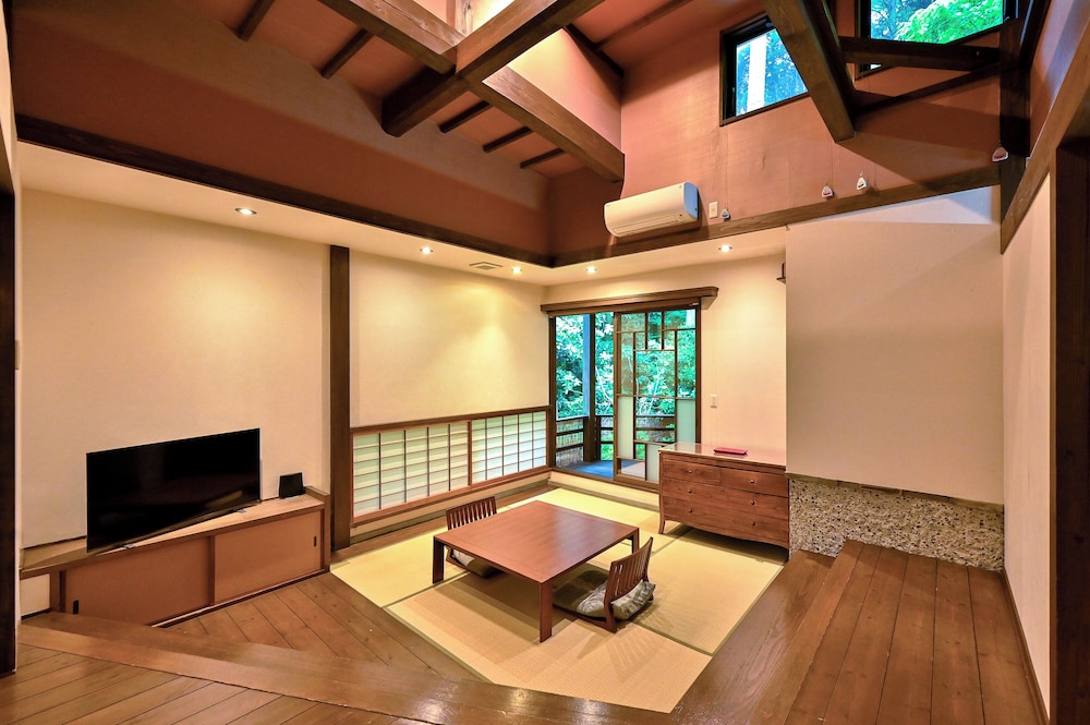 和韓室　『瑠璃』 客室5 | 湯富里の宿 一壷天