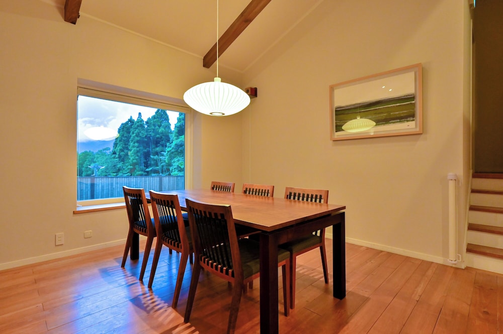 別邸 『藤黄』6名 客室6 | 湯富里の宿 一壷天