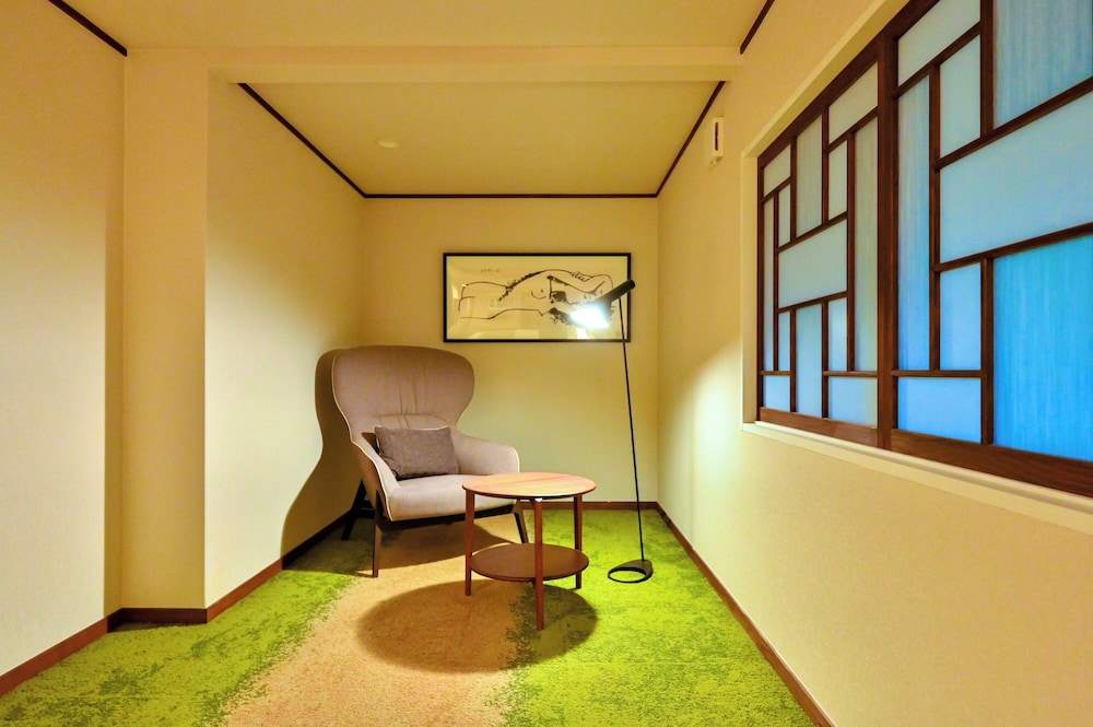 別邸 『藤黄』6名 客室4 | 湯富里の宿 一壷天