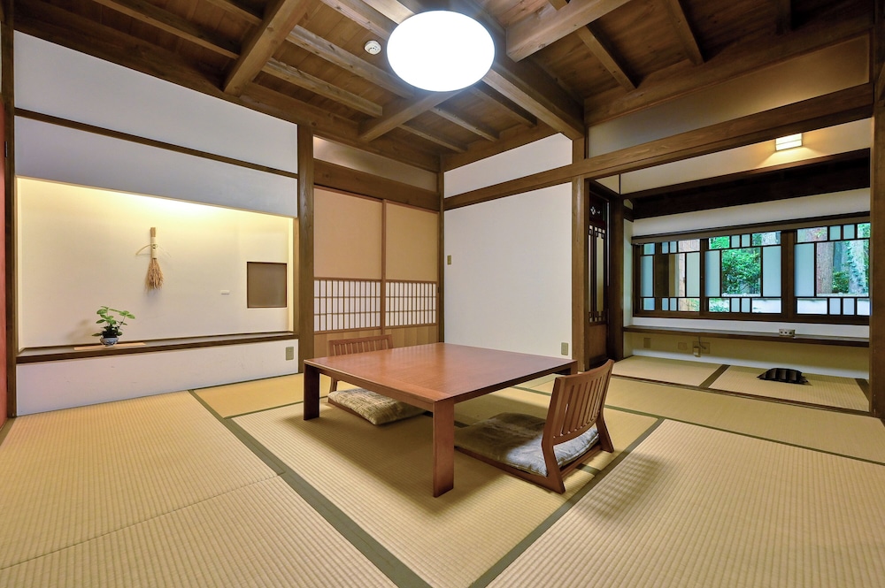 和室 『萌黄』 客室7 | 湯富里の宿 一壷天