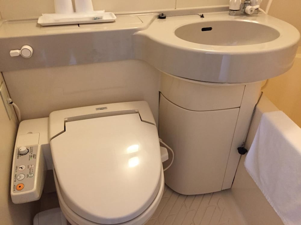 セミダブルルーム 禁煙 バスルーム2 | プラザホテル直方