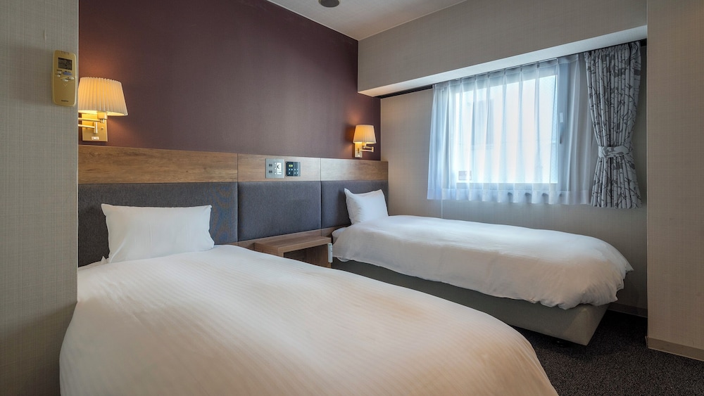 ツインルーム シングルベッド 2 台 喫煙可 | ホテルグローバルビュー津