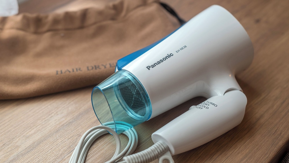 ツインルーム シングルベッド 2 台 喫煙可 客室の設備とサービス11 | ホテルグローバルビュー津