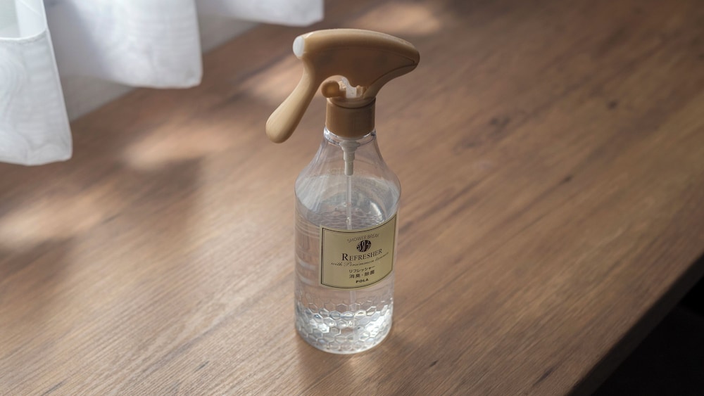 ツインルーム シングルベッド 2 台 喫煙可 客室の設備とサービス10 | ホテルグローバルビュー津