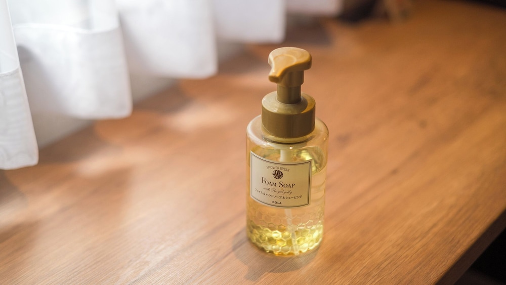 ツインルーム シングルベッド 2 台 喫煙可 客室の設備とサービス2 | ホテルグローバルビュー津