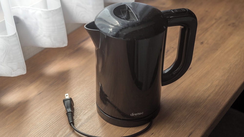 ツインルーム シングルベッド 2 台 喫煙可 客室の設備とサービス3 | ホテルグローバルビュー津