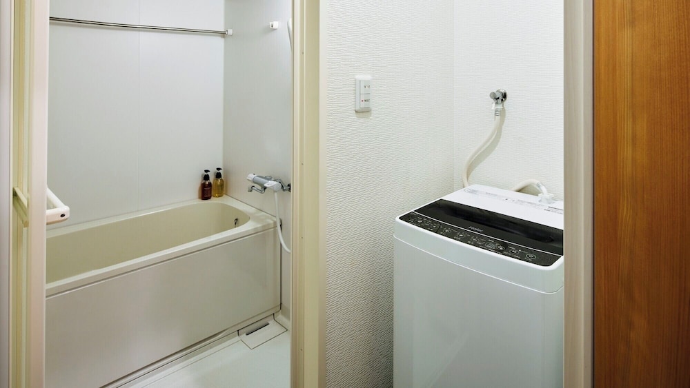 スーペリアファミリーロフトベットルーム（Ａ） バスルーム0 | Minn 十三