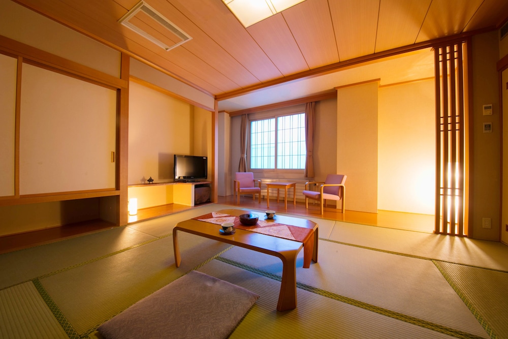 和室10畳(2名利用) 客室1 | 芦別温泉スターライトホテル