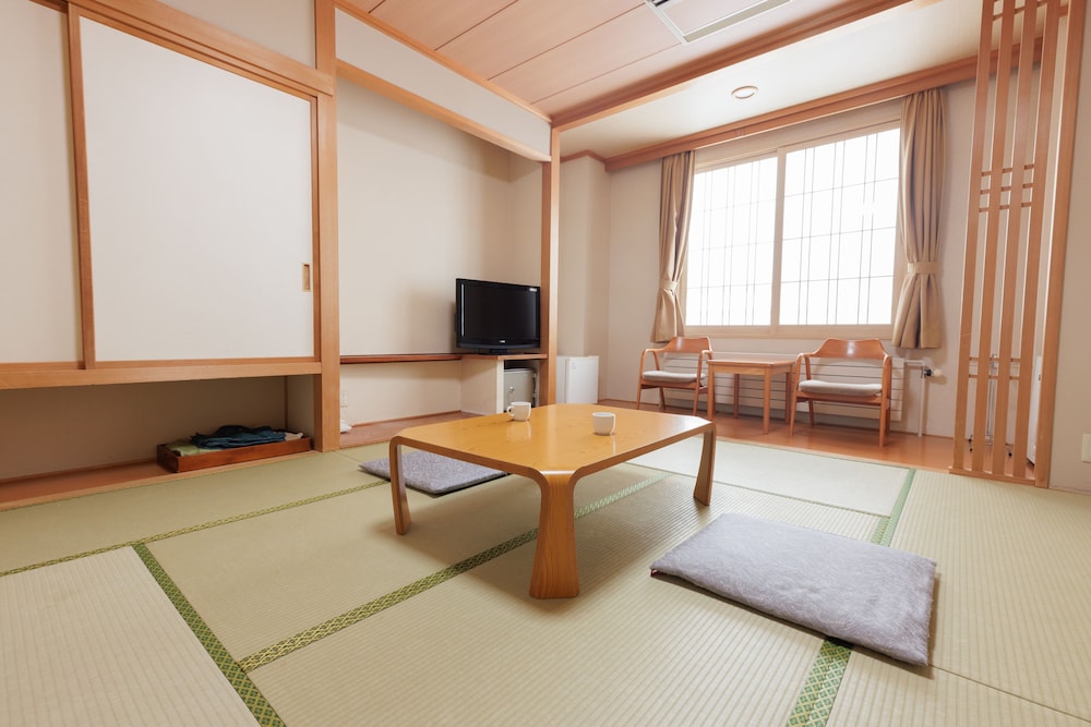 和室10畳(2名利用) 客室3 | 芦別温泉スターライトホテル