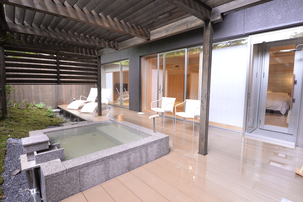 「仗」和室10帖+洋室+足湯+温泉露天風呂付 バルコニー0 | 箱根強羅 白檀