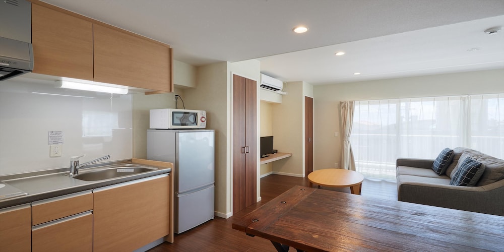 スタンダード ツインルーム 禁煙 (No View) 客室11 | シーサイドコンドミニアム ラナ北谷