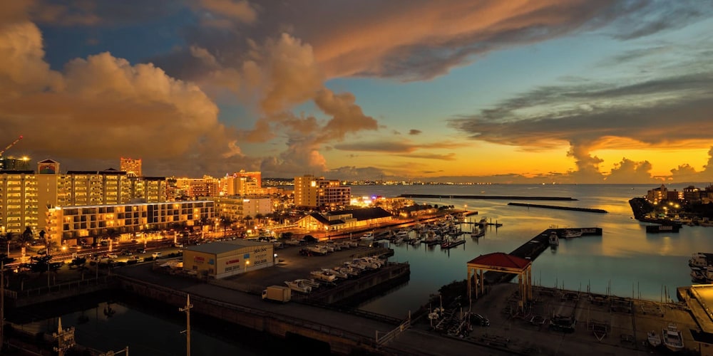 ファミリー ルーム 禁煙 施設内の設備0 | シーサイドコンドミニアム ラナ北谷