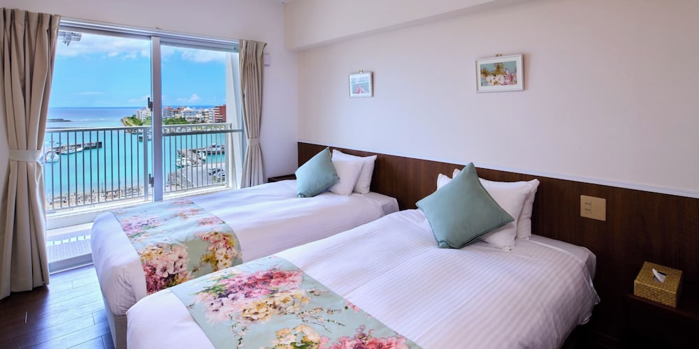 ファミリー ルーム 禁煙 客室46 | シーサイドコンドミニアム ラナ北谷