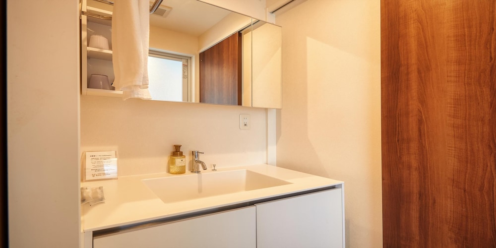 スーペリア ツインルーム 禁煙 ハーバービュー バスルーム3 | シーサイドコンドミニアム ラナ北谷