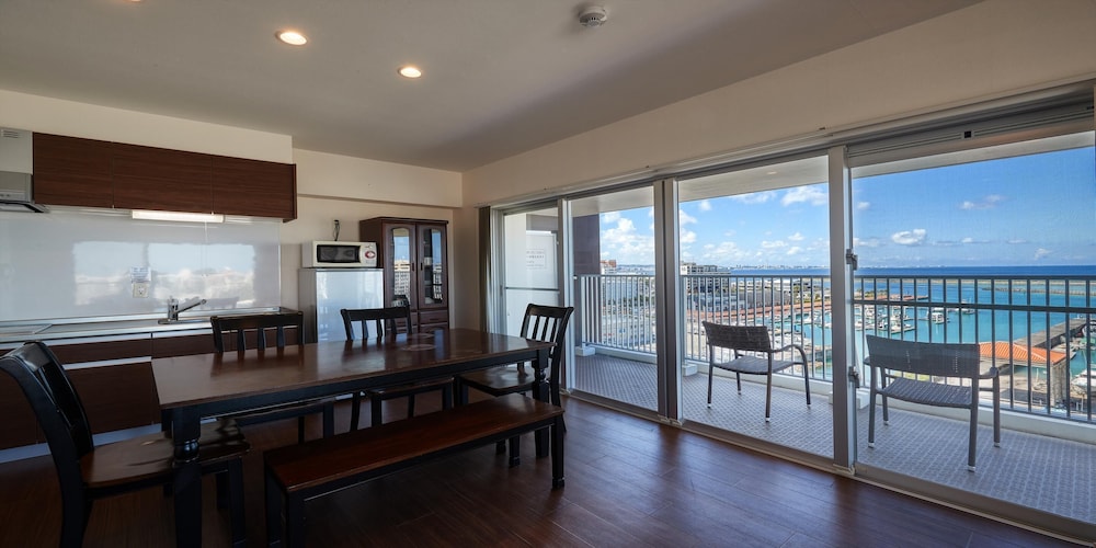 ファミリー ルーム 禁煙 客室18 | シーサイドコンドミニアム ラナ北谷