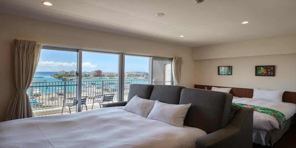 スーペリア ツインルーム 禁煙 ハーバービュー 客室16 | シーサイドコンドミニアム ラナ北谷