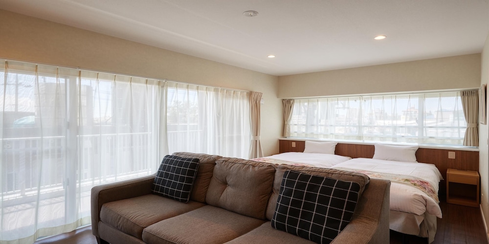 スタンダード ツインルーム 禁煙 (No View) 客室7 | シーサイドコンドミニアム ラナ北谷