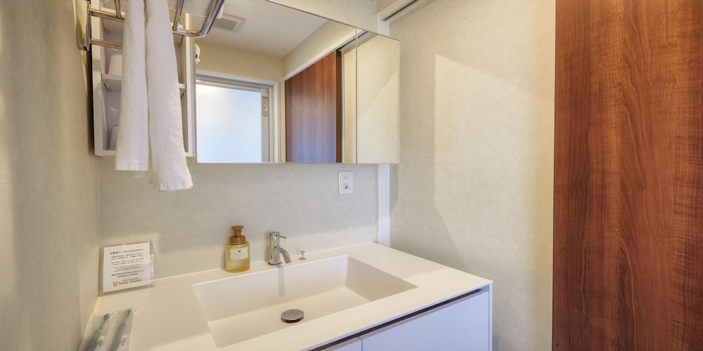 スタンダード ツインルーム 禁煙 (No View) バスルーム3 | シーサイドコンドミニアム ラナ北谷