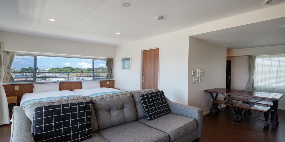 スーペリア ツインルーム 禁煙 ハーバービュー 客室12 | シーサイドコンドミニアム ラナ北谷