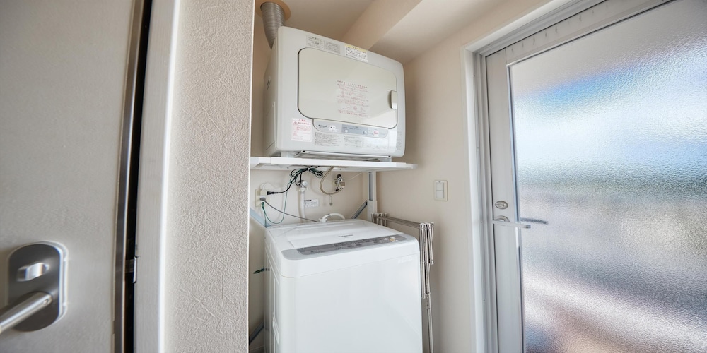 ファミリー ルーム 禁煙 バスルーム2 | シーサイドコンドミニアム ラナ北谷