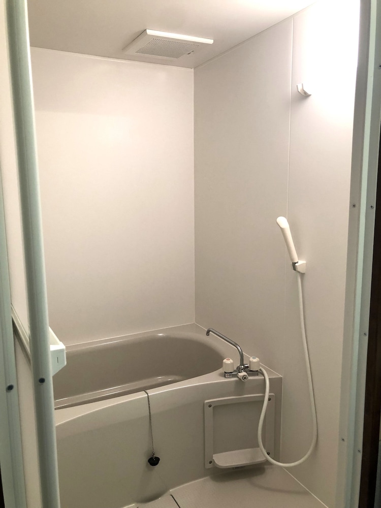 コネクティングルーム 3ベッド＋3布団 [最大6名] 4階 エレベーターなし 山側 禁煙 バスルーム0 | ペンション白浜 ビッグフィッシャー・クラブ