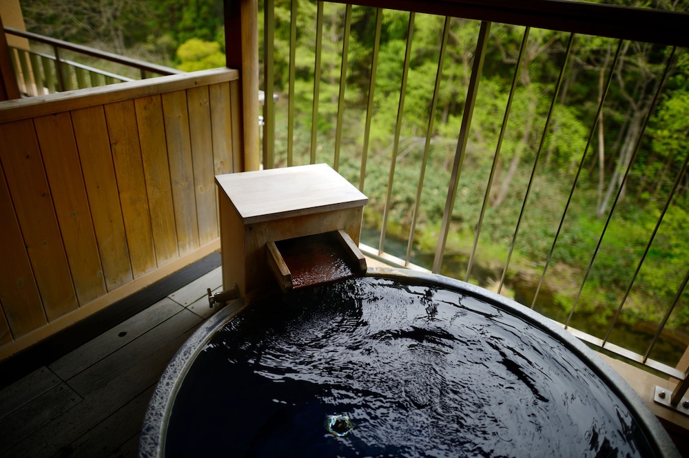 和洋室 スタンダードルーム 露天風呂付 禁煙 バスルーム0 | 游泉　志だて