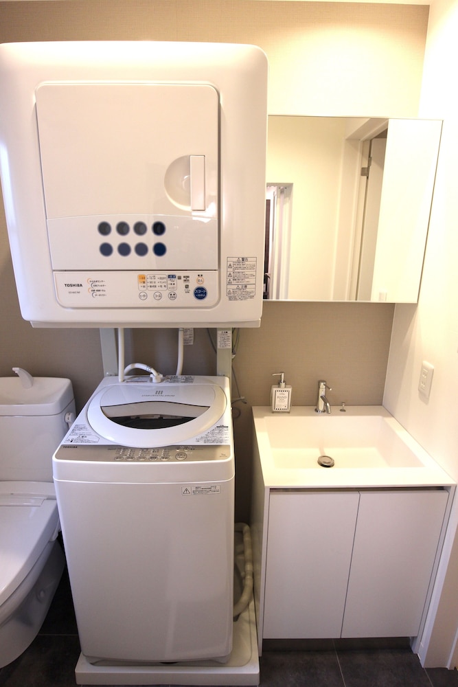 スタジオアパートメント　トリプルベッド ランドリー0 | ステイザ大阪