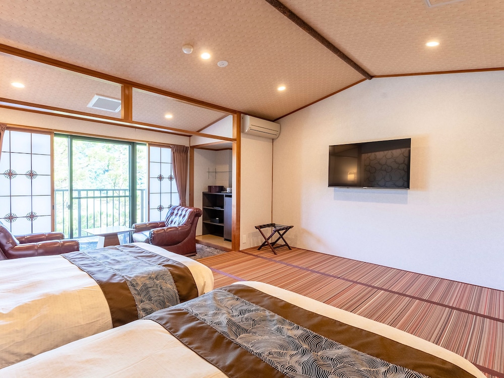 スーペリア ツインルーム 禁煙 客室2 | リブマックスリゾート夕日ヶ浦木津温泉