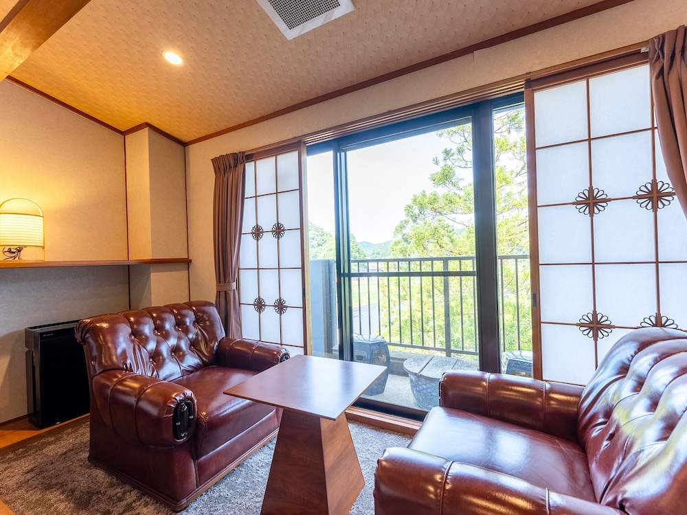 スーペリア ツインルーム 禁煙 客室3 | リブマックスリゾート夕日ヶ浦木津温泉