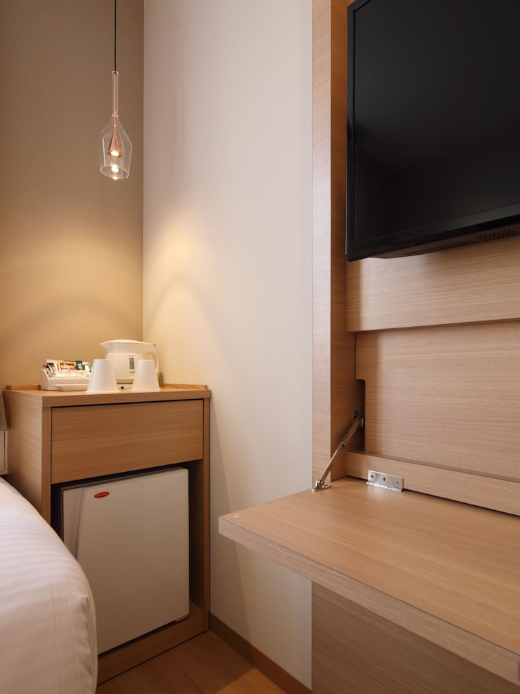 スタンダードツイン 禁煙 シャワーブース (バスタブなし) 客室の設備とサービス0 | レッドルーフイン&スイーツ大阪難波・日本橋