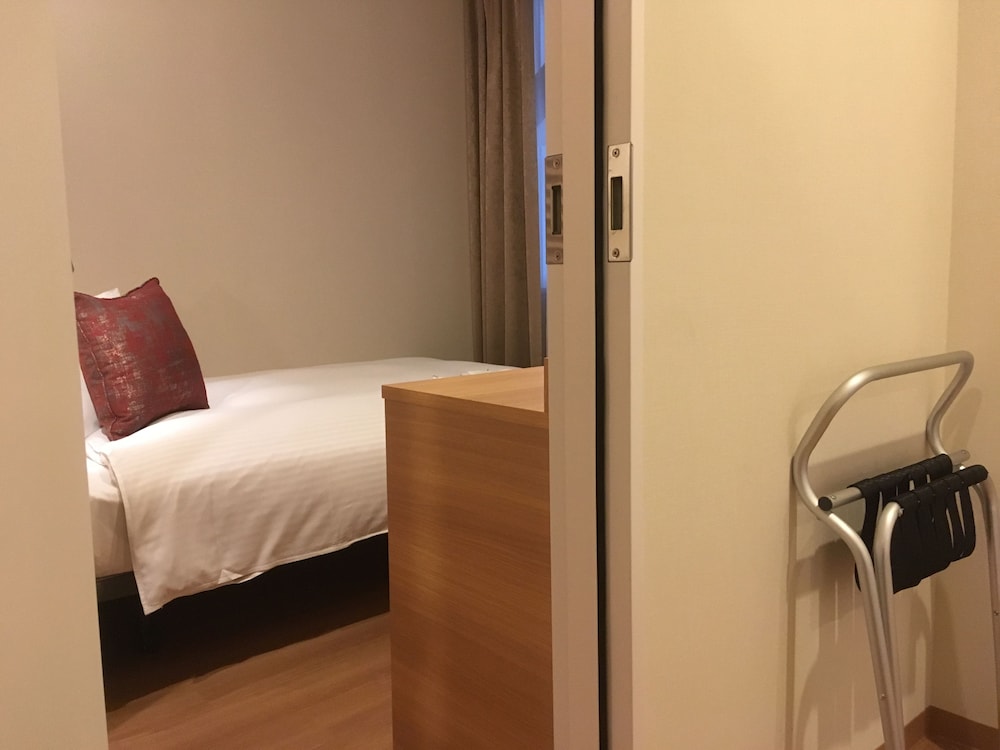 Connecting Room (Double Room with Shower Booth & Economy Double Room with Unit Bath) 客室0 | レッドルーフイン&スイーツ大阪難波・日本橋